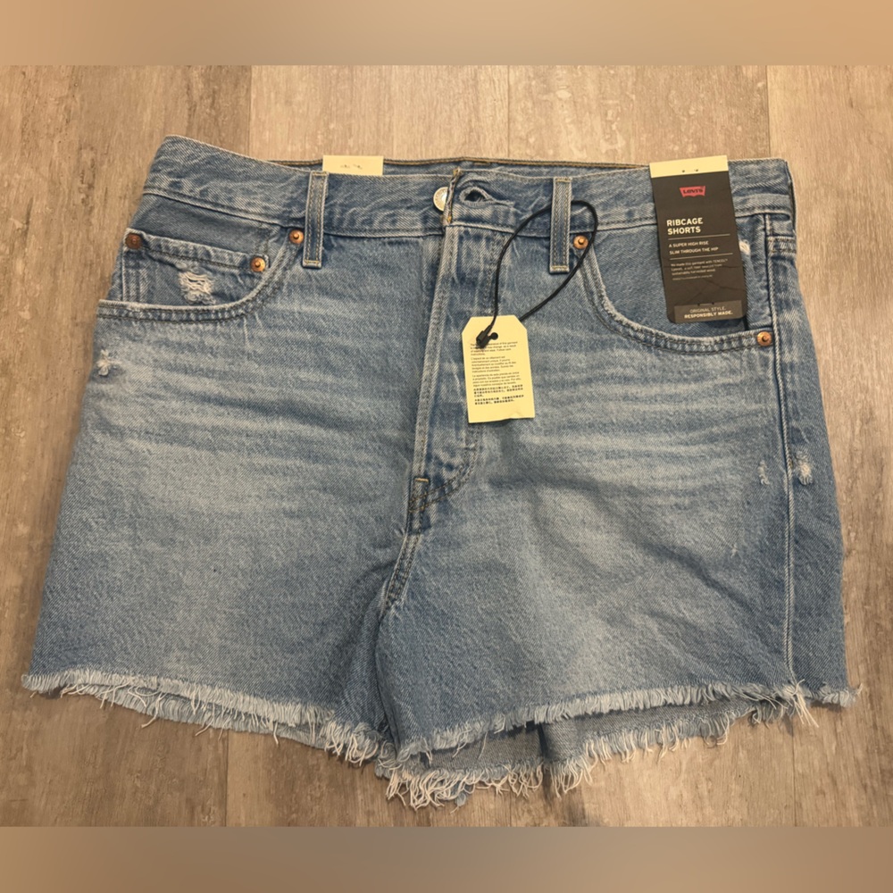 Levi's Womens Premium Ribcage Shorts